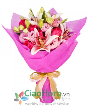 Mixed cut flowers bouquet